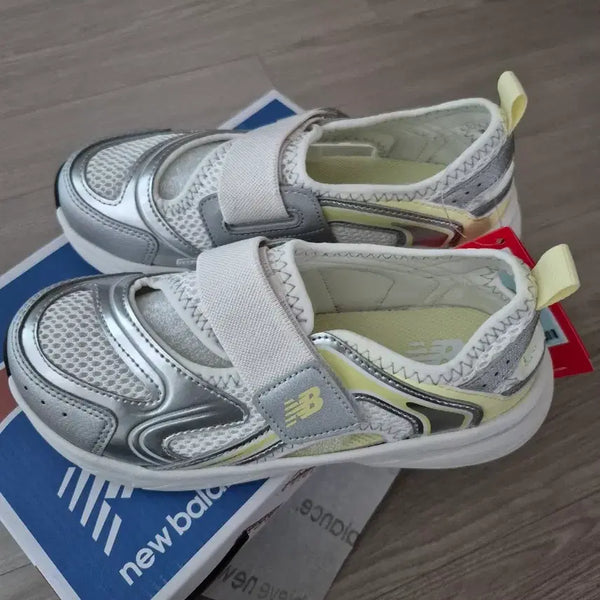 [BUNJANG] New Balance Fresh Foam Roav VITA Yellow Running Shoes / (220)뉴발란스 뉴발 프리들 비타 옐로우