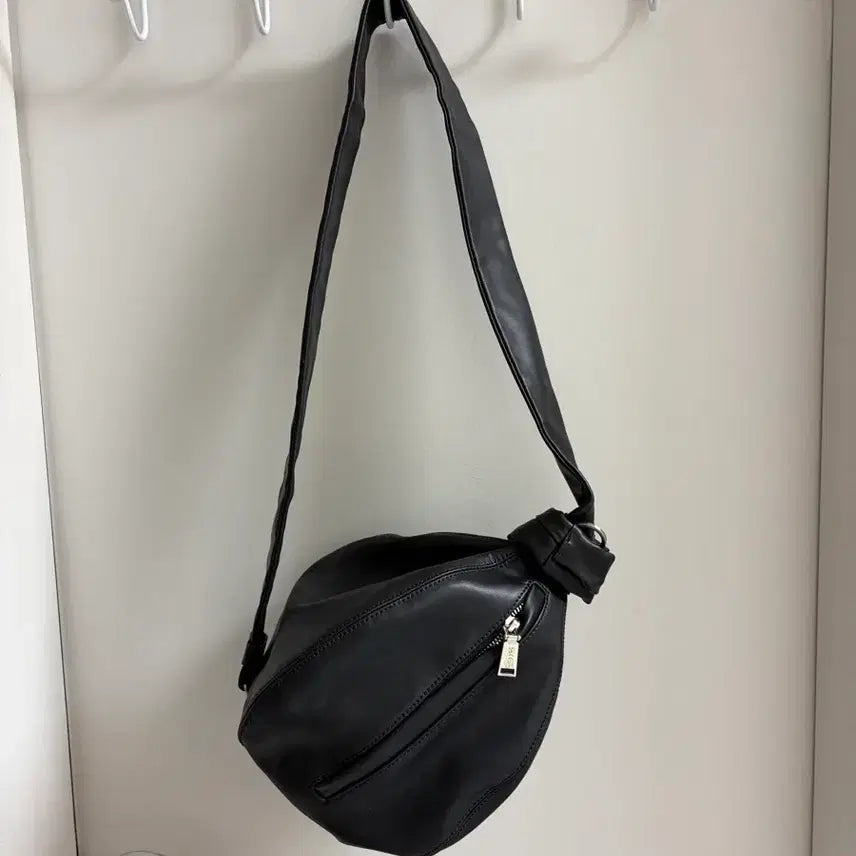 [BUNJANG] Whiet Cross Bag Black (Standard Size) / 휘에트 크로스백 블랙 (기본사이즈)