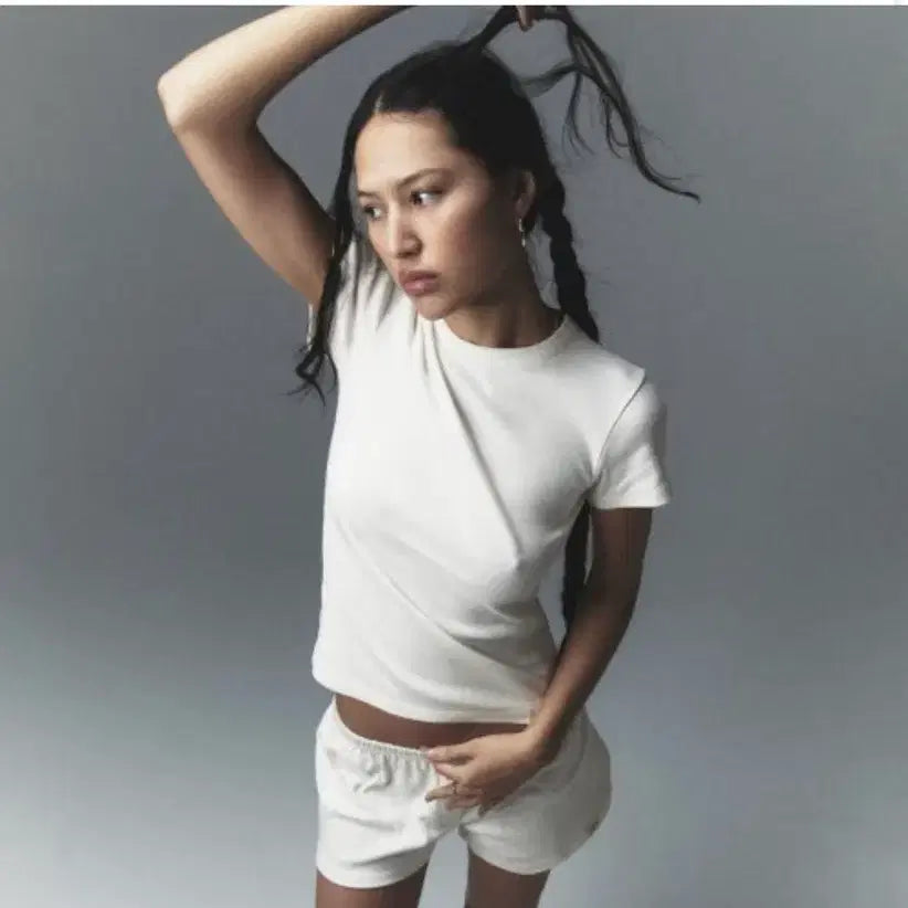 [BUNJANG] Glony Fitted Tee White / 글로니 피티드티 화이트