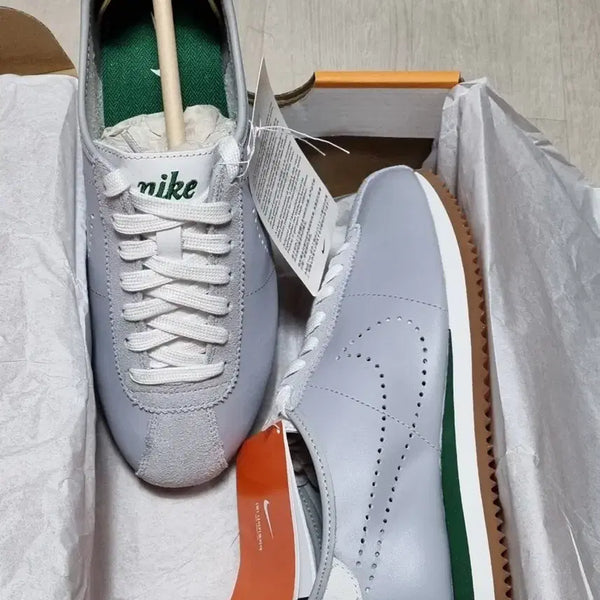 [BUNJANG] Nike Cortez LT Wolf Grey/Sport Green Sneakers / (여성 매장 정품)코르테즈 LT울프 그레이 (235/245/250 사이즈