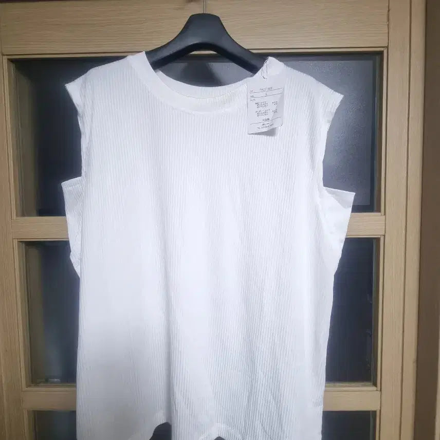 [BUNJANG] Person's Sleeveless Tank Top T-Shirt (L) / person's 민소매 나시티셔츠 L