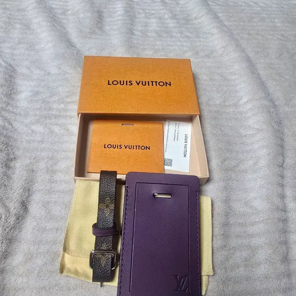 [BUNJANG] Louis Vuitton Leather Name Tag Holder Set Charm / [정품] 루이비통 가죽 네임택 홀더 세트 (선물용 가능)백참