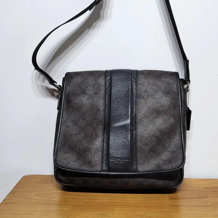 [BUNJANG] COACH Heritage Signature Flap Messenger Bag / 코치 COACH 헤리티지 시그니처 플랩 메신저 백 가방