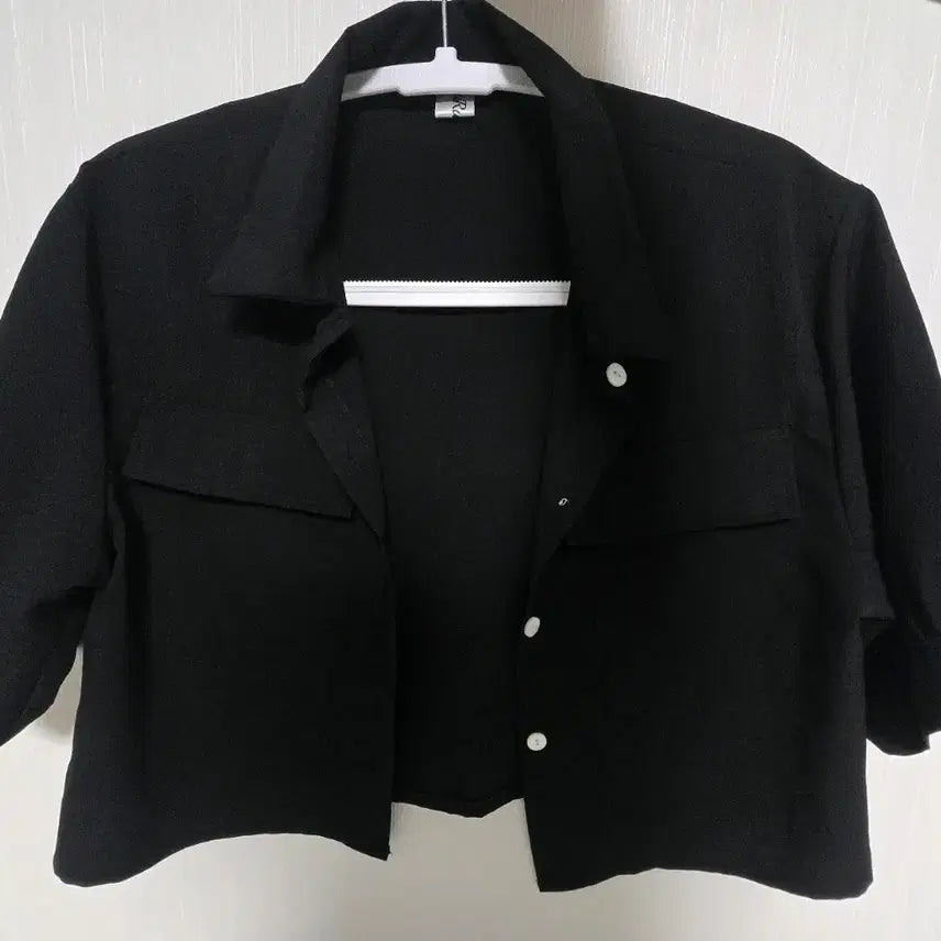 [BUNJANG] Black Cropped Shirt / 블랙 크롭 셔츠