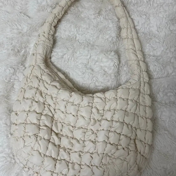[BUNJANG] COS Quilted Oversized Shoulder Bag Light Beige / 코스 퀄티드 오버사이즈 숄더백 오프화이트 라이트베이지 제니가방