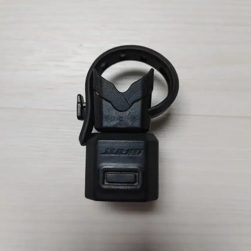 [BUNJANG] Giant Recon 100 Rechargeable Bicycle Tail Light / 자이언트 리콘 100 자전거 충전식 후미등 단품 팝니다. 택포(2만)