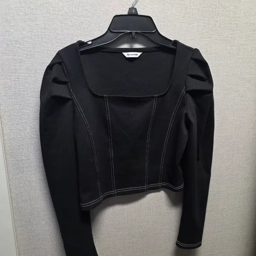 [BUNJANG] Black Square Neck Puff Sleeve Crop Top / 블랙 스퀘어넥 퍼프 소매 크롭탑