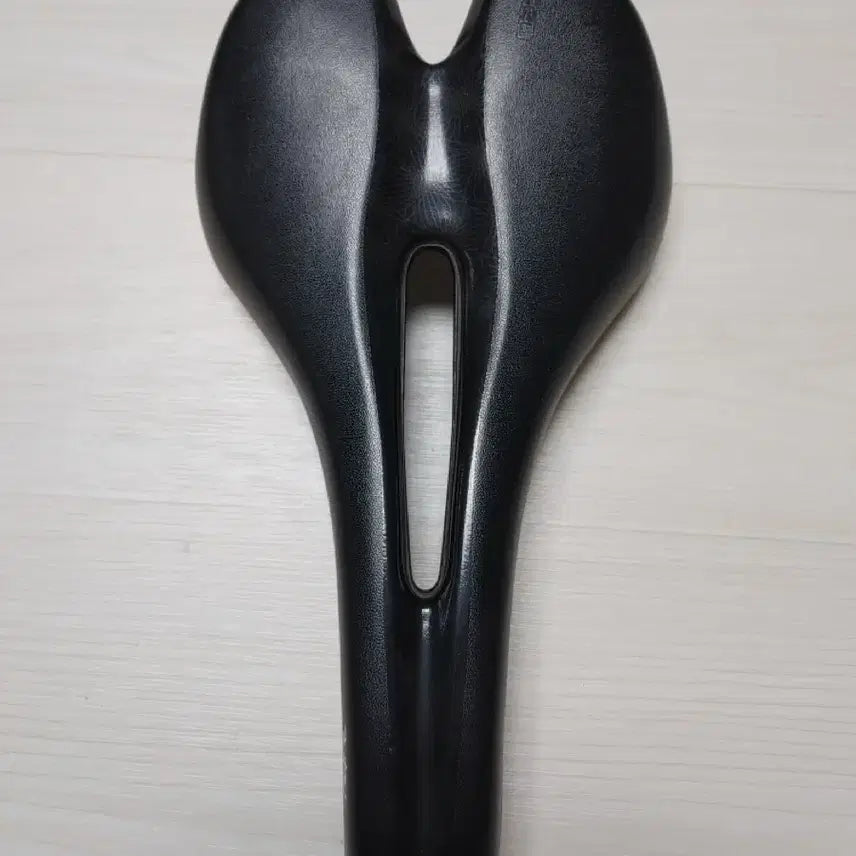 [BUNJANG] Specialized Ruby Expert Gel Saddle 143mm / 스페셜라이즈드 루비 익스퍼트젤 안장 143mm 안장팝니다(택포5.5만)