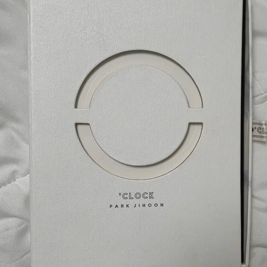 [BUNJANG] Park Ji Hoon O'CLOCK Album (Photocard x) / 박지훈 O'CLOCK 앨범 (포토카드x)