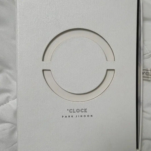 [BUNJANG] Park Ji Hoon O'CLOCK Album (Photocard x) / 박지훈 O'CLOCK 앨범 (포토카드x)