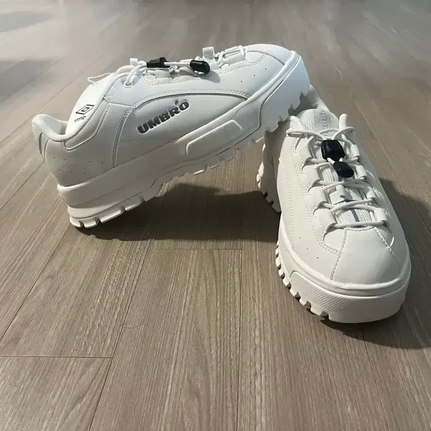 [BUNJANG] Umbro Gorpcore Sneakers (Size 260) / 엄브로 고프코어 스니커즈 260새제품 정가129000