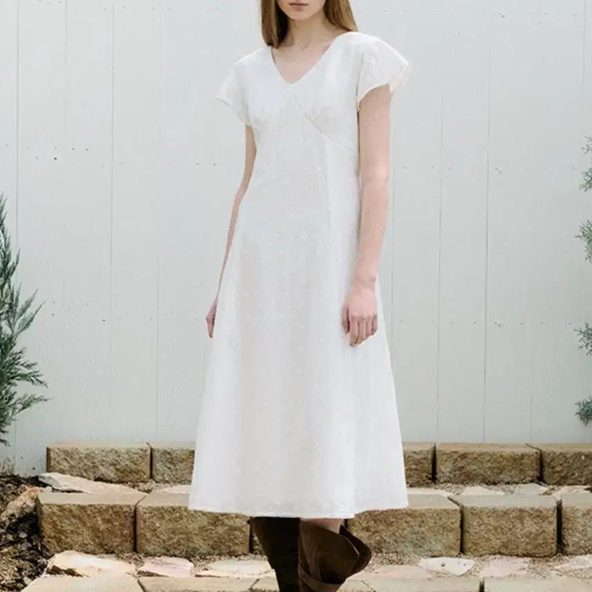 [BUNJANG] 2025 Laurèl Punching Long Dress Women's Size S / 여성S/ 25년신상 로라로라 펀칭 롱원피스 판매가15만9천WT 21-13