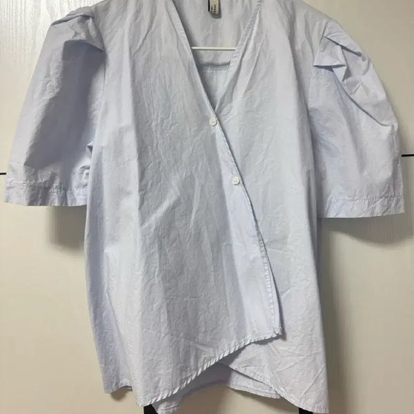 [BUNJANG] Lap Style V-Neck Blouse with Volume Sleeves / 랩스타일 브이넥 볼륨소매 블라우스 셔츠