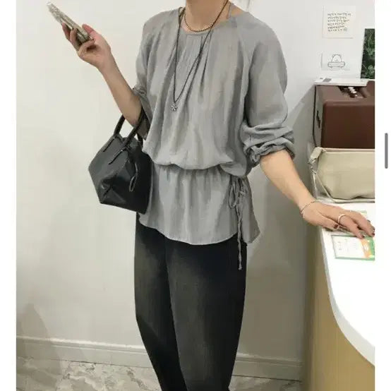 [BUNJANG] Psy-Shop Shirring Detail Blouse / 프사이샵 블라우스 하객룩 추천