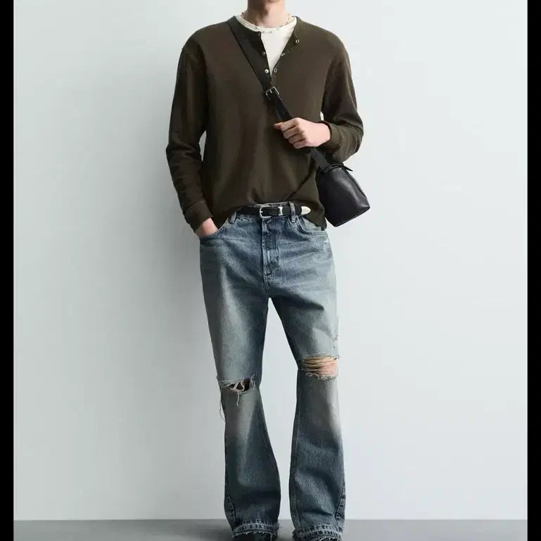 [BUNJANG] Zara Flare Fit Distressed Jeans / 자라 청바지 플레어 핏 디스트로이드