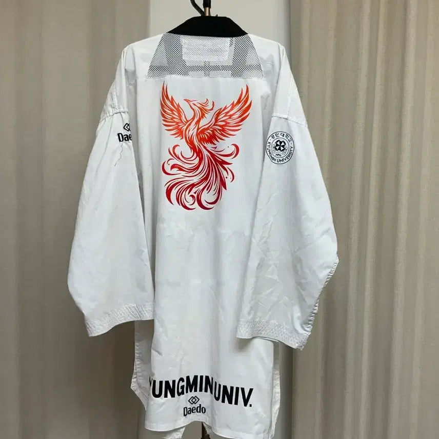 [BUNJANG] Kukmin University Taekwondo Uniform 200 / 경민대학교 태권도 도복 200