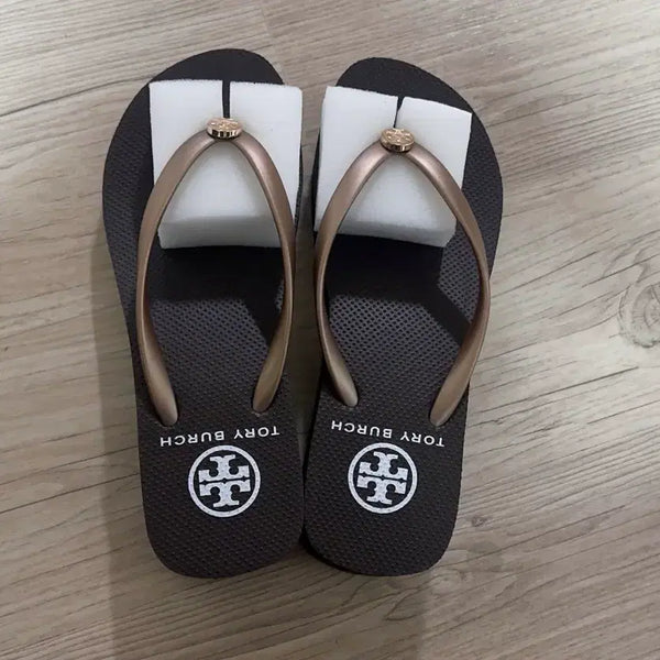 [BUNJANG] Tory Burch Wedge Flip-Flop Sandals / 토리버치 워지 플립플랍샌들 7호 235사이즈 쪼리 슬리퍼 정품 미사용