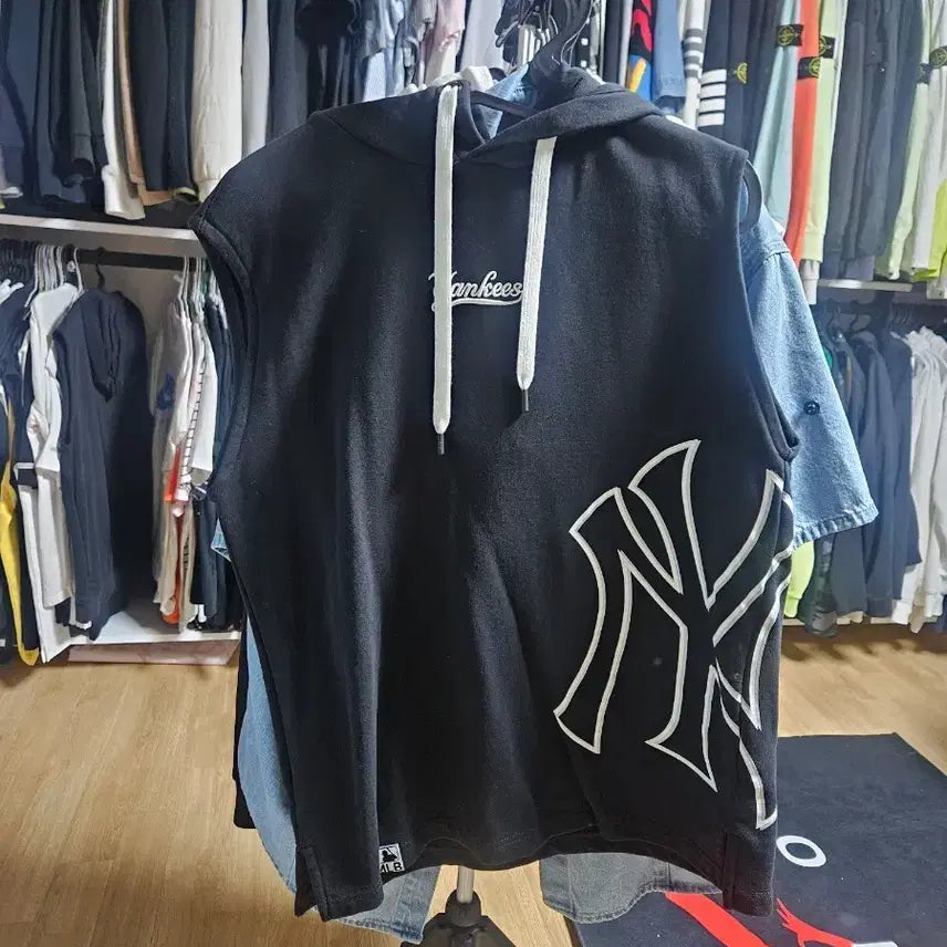 [BUNJANG] MLB New York Yankees Sleeveless Top Unisex / MLB 뉴욕양키즈 민소매(새상품) 남녀공용