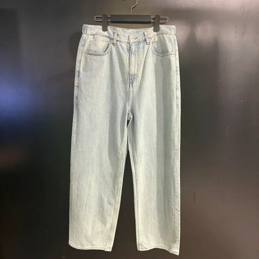 [BUNJANG] Brown Yak Light Wash Denim Pants / 브라운야드 연청 데님팬츠