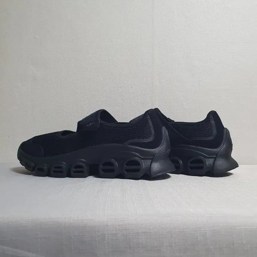[BUNJANG] Adidas Adifom Mega Jen Slip-on Sneakers Black 270mm / 아디다스 아디폼 메가제인 슬립온 스니커즈 블랙 270mm