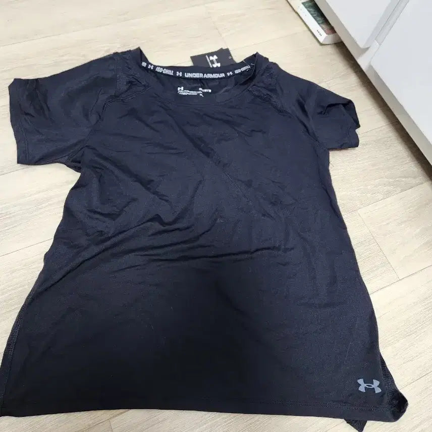 [BUNJANG] Under Armour Short Sleeve T-Shirt Black / 새상품)언더아머 반팔 티셔츠 블랙