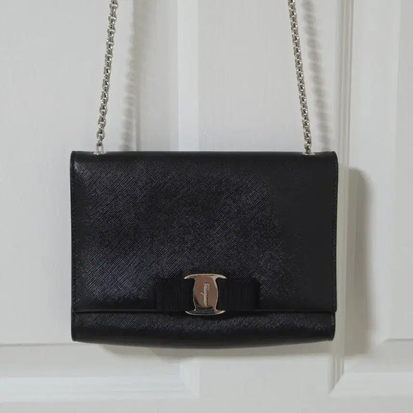 [BUNJANG] Salvatore Ferragamo Vara Bow Gini Bag Silver / 페라가모 바라 리본 지니백 은장