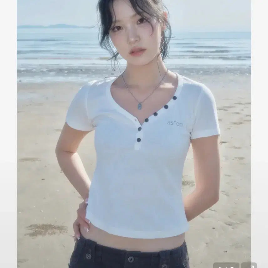 [BUNJANG] AZON Button Short Sleeve T-shirt (White) / 애즈온 버튼 반팔 티 (화이트)