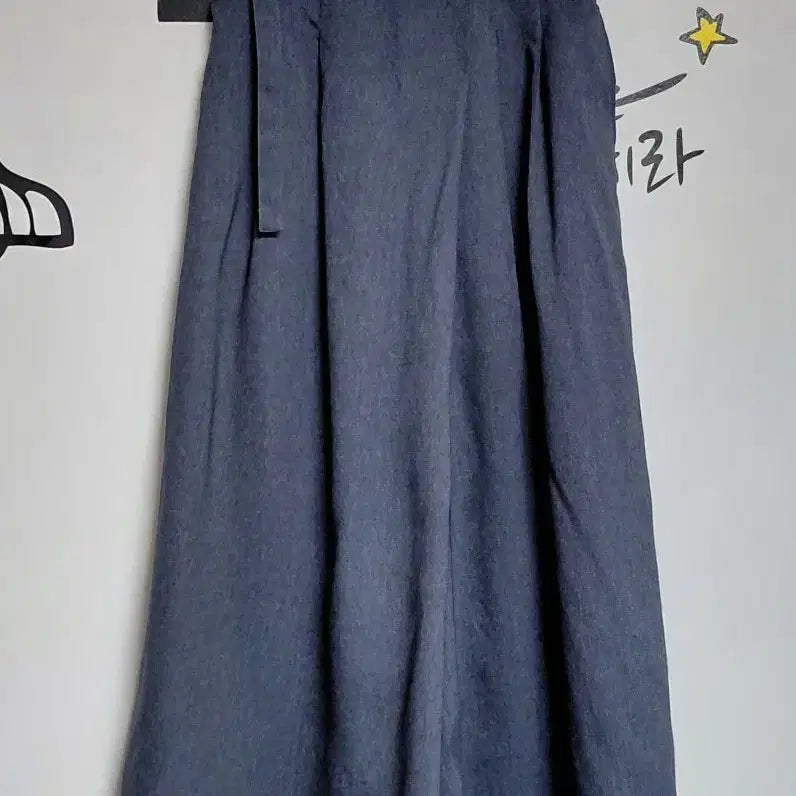 [BUNJANG] WORLD Group D-Ring Belt Pin Tuck Wide Pants (Denim-like Polyester) / [M] 일본 월드 그룹 D링 벨트 핀턱 와이드 팬츠 (데님 라이크)