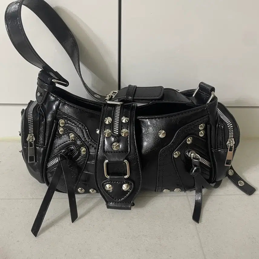 [BUNJANG] Studded Leather Shoulder Bag - Black / 세돌 레더 블랙 스터드 숄더백