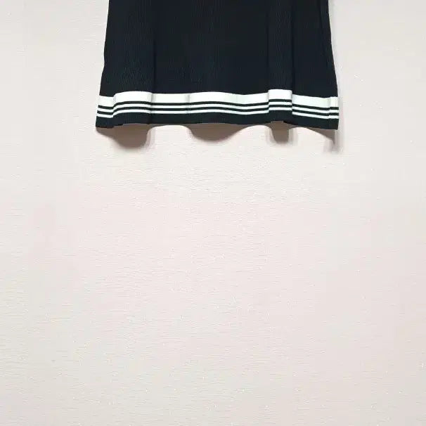 [BUNJANG] J.LINDEBERG Frida Stripe Knitted Skirt Black White (Size S) / [정품] 제이린드버그 여성 프리다 스트라이프 니트 스커트 (S사이즈)
