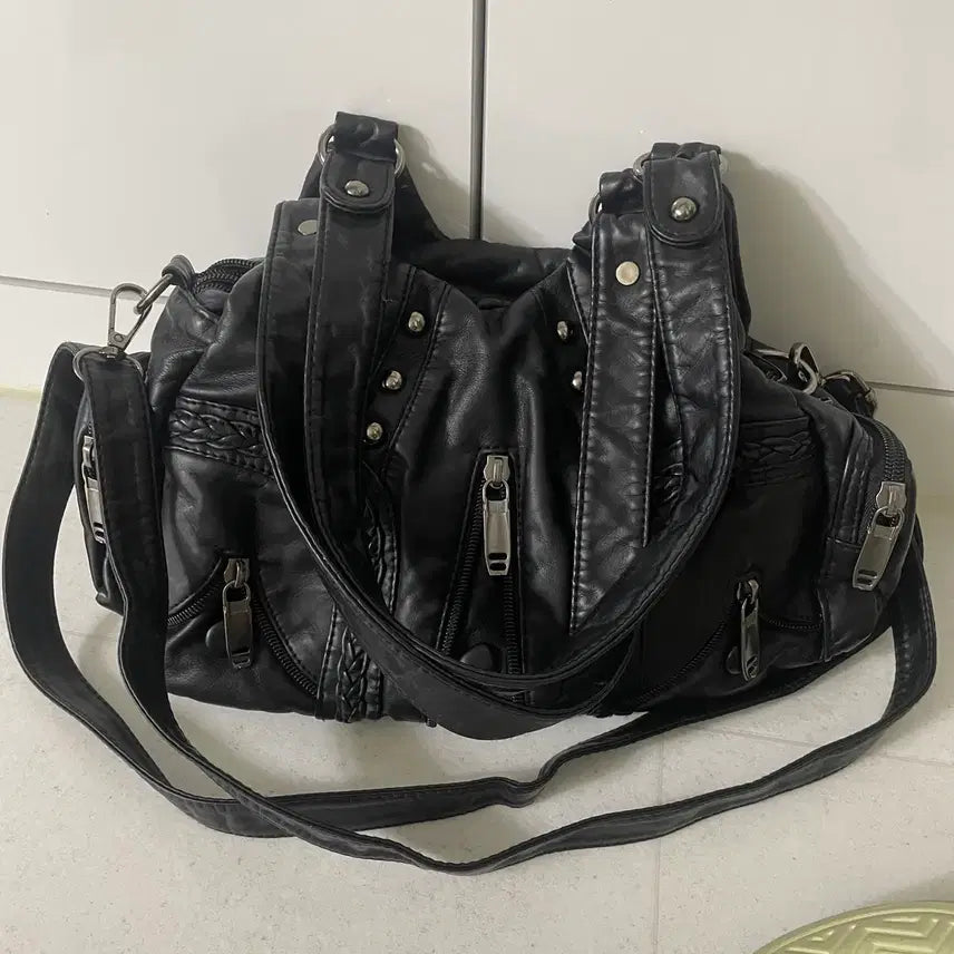 [BUNJANG] Urban Unique Vintage Leather Shoulder Bag / 어반유니크 빈티지 레더 숄더백