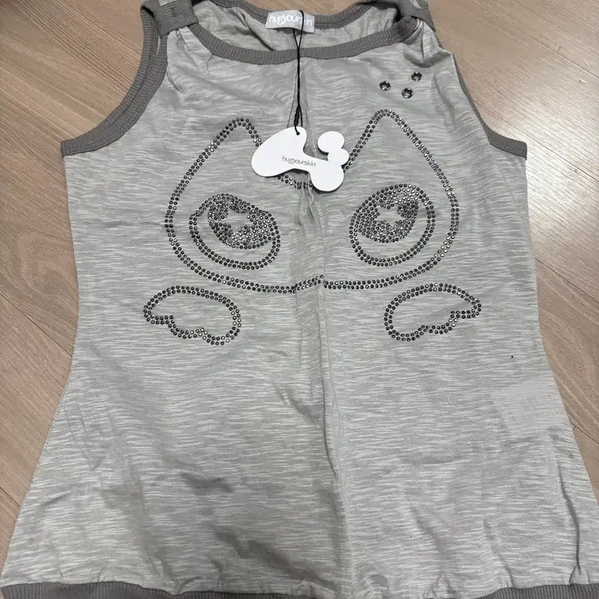 [BUNJANG] HugYourskin Hugging Hotfix Sleeveless Top / 새상품) 허그유어스킨 허깅 핫픽스 나시 슬리브리스