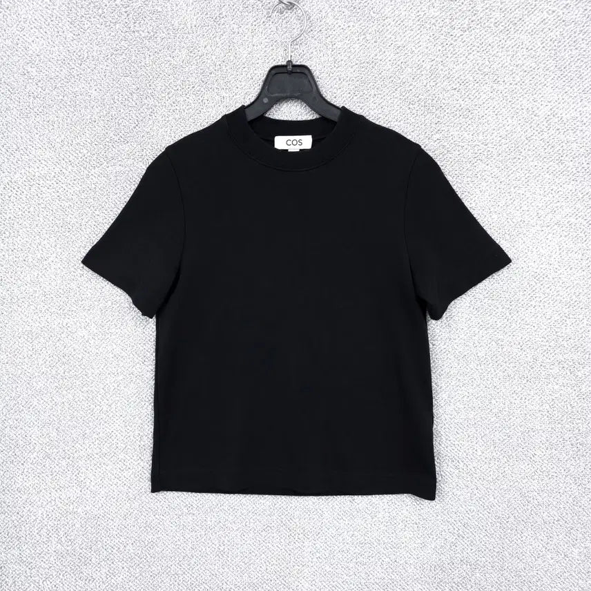 [BUNJANG] COS Women's Black Solid Round Crop Short Sleeve T-Shirt / 코스(cos) 여성 솔리드 크롭 반팔 티셔츠 44/55/마른66 까지