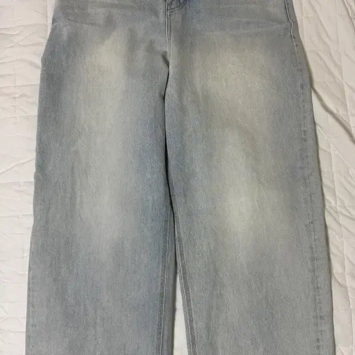 [BUNJANG] STU Embossed Wide Leg Light Wash Denim Jeans / 새상품)) STU 엠보 와이드 연청 데님