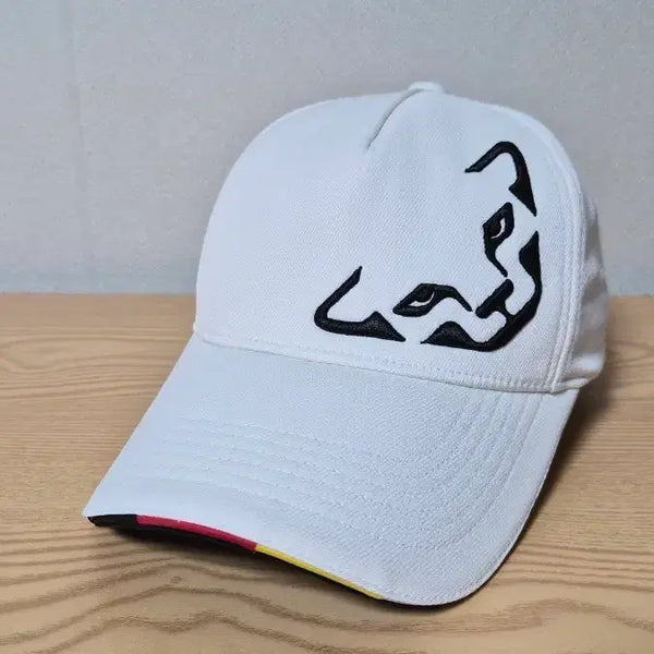 [BUNJANG] Dynafit White Ball Cap Free Size (56-59cm) / 다이나핏 화이트 볼캡 프리 56-59cm 가능