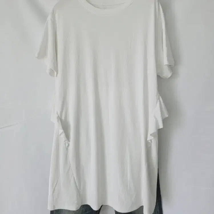 [BUNJANG] Women's White Long T-Shirt with Ruffle Detail / 여성 화이트 롱 티셔츠 신축성 찰랑 프릴 포인트 55 66