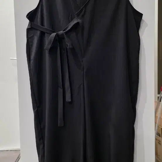 [BUNJANG] Black Hooded V-Neck Wide Jumpsuit / 후드 브이넥 와이드 점프슈트 블랙
