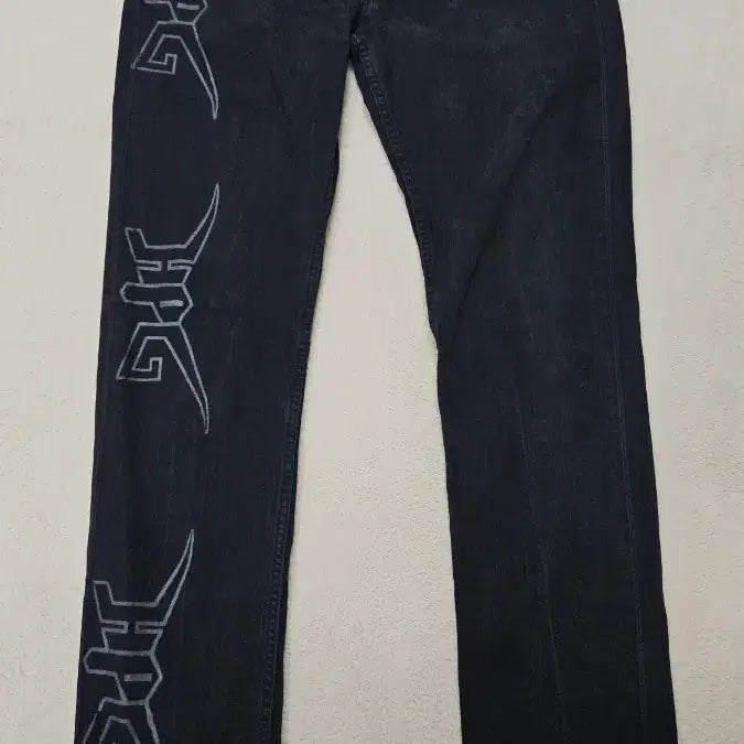 [BUNJANG] Happy People Gallery x Levi's Printing Denim Black Jeans / 해피피플갤러리X리바이스 프린팅 데님 흑청 팬츠 급처