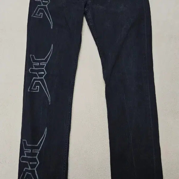 [BUNJANG] Happy People Gallery x Levi's Printing Denim Black Jeans / 해피피플갤러리X리바이스 프린팅 데님 흑청 팬츠 급처