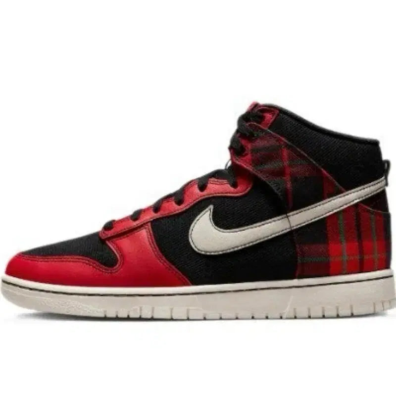 [BUNJANG] Nike Dunk High Retro SE Tartan Plaid Black University Red / 나이키 덩크 하이 레트로 SE 타탄 플레이드 블랙 유니버시티 레드 판매
