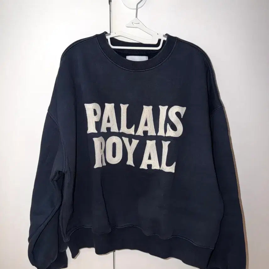 [BUNJANG] Palais Royal Crewneck Sweatshirt Navy / PALAIS ROYAL CREWNECK SWEATSHIRT NAVY