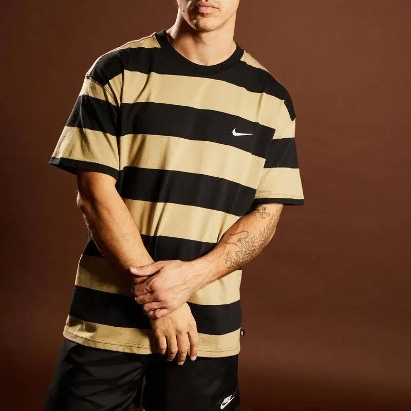 [BUNJANG] Nike SB Stripe Solo Swoosh Short Sleeve T-Shirt Beige/Black / 새제품xxl 나이키SB 스트라이프 솔로 스우시 반팔 티셔츠 루즈핏