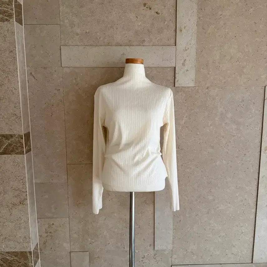 [BUNJANG] GENERAL IDEA Pleated Knit S Ivory New / GENERAL IDEA 플리츠 니트 S 아이보리 새상품