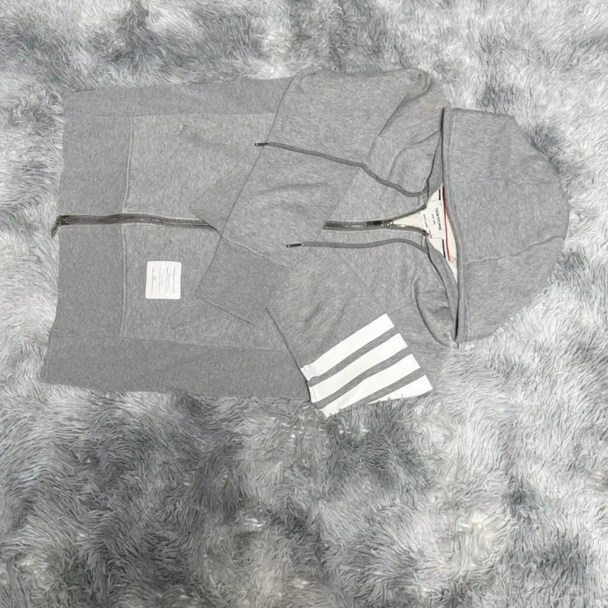 [BUNJANG] Thom Browne Signature Stripe Hoodie Zip-Up Grey Size 2 / 톰브라운 4선 후드집업 (2)