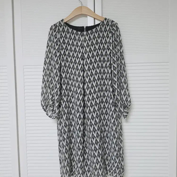 [BUNJANG] H&M Long Sleeve Blouse Dress Black White Pattern Zipper / H&M 블라우스 원피스 55 블랙 화이트 패턴 뒤지퍼