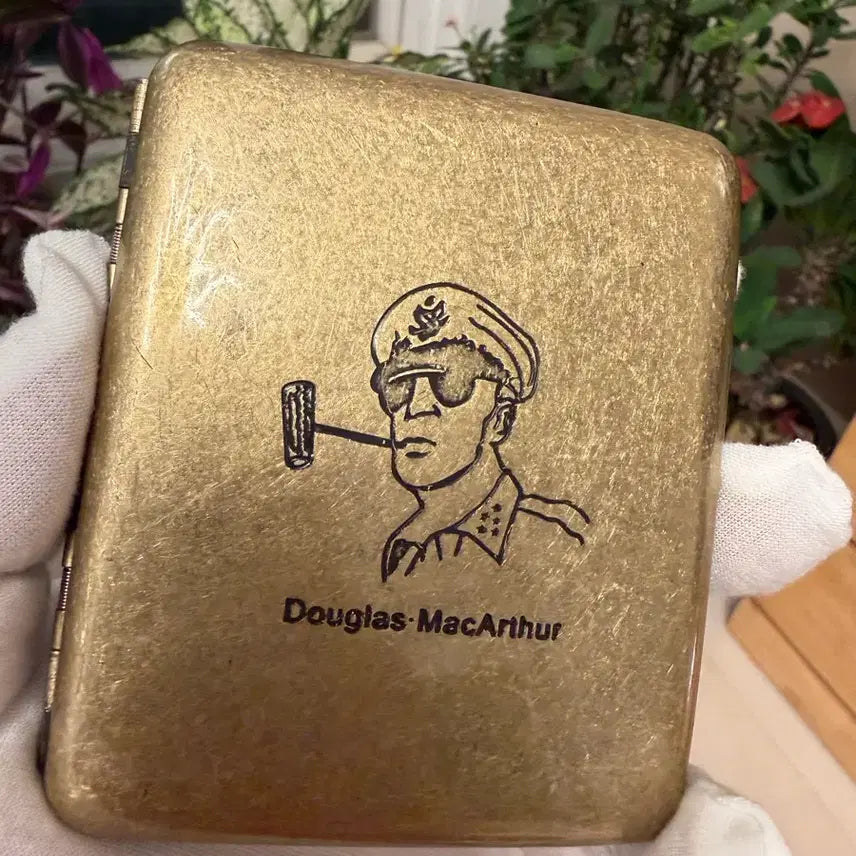 [BUNJANG] Douglas MacArthur Engraved Gold Cigarette Case / 담@배 케이스