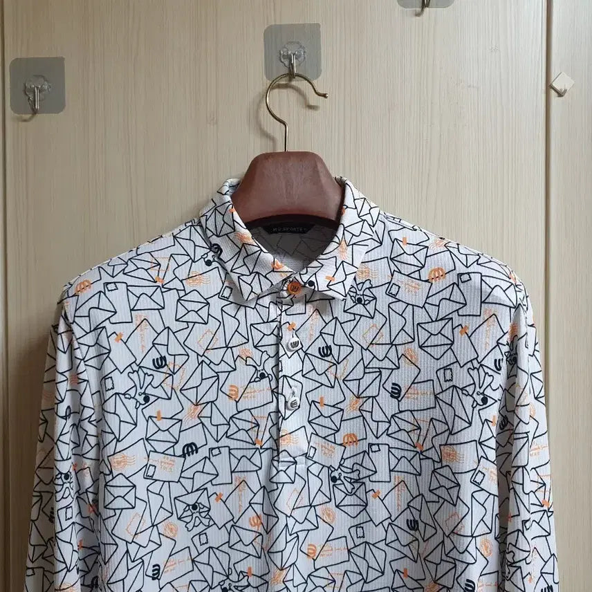 [BUNJANG] M.U (엠유) Korean Authentic Men's T-Shirt / M.U (엠유) 한국정품 (100) 카라티