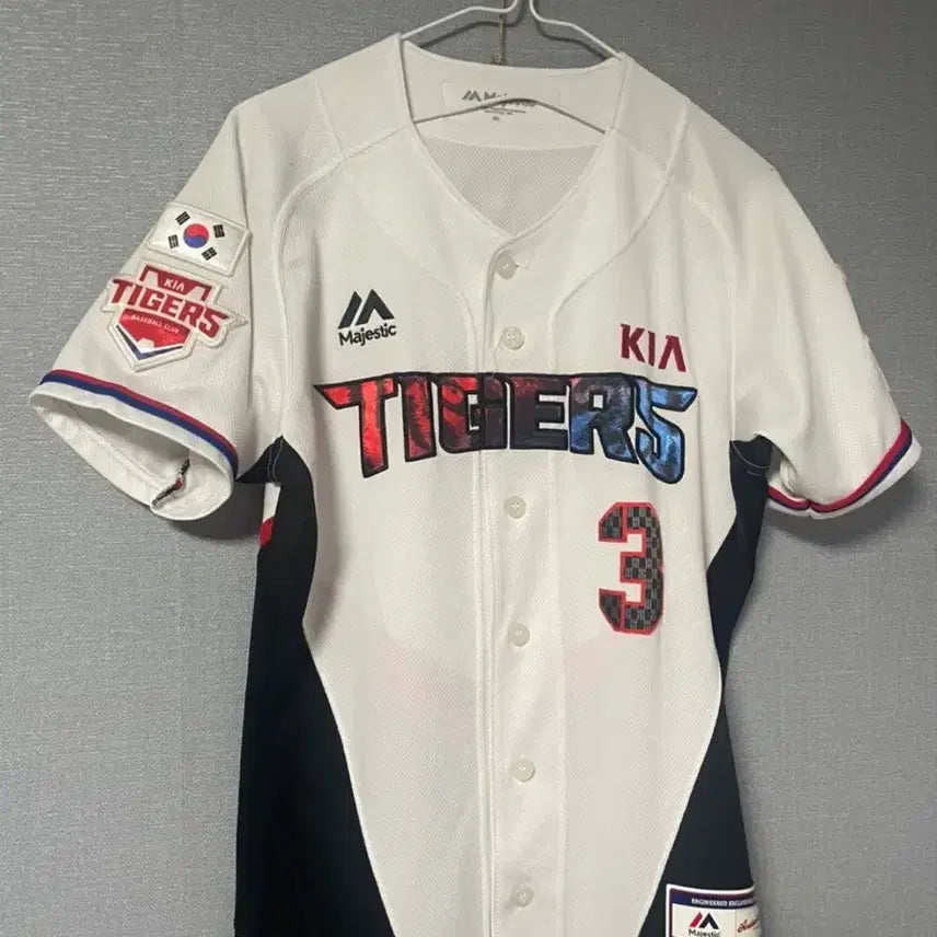 [BUNJANG] Kia Tigers Kim Sun-bin Majestic Gwangbokjeol Limited Edition Baseball Jersey (Size 90) / 기아 타이거즈 유니폼 마제스틱 광복절 한정 김선빈마킹 90사이즈