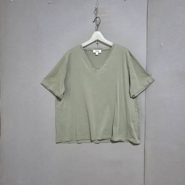 [BUNJANG] COS V-Neck T-Shirt - Light Khaki, Size L / COS 코스 브이넥 시원한 티셔츠 L  n6532