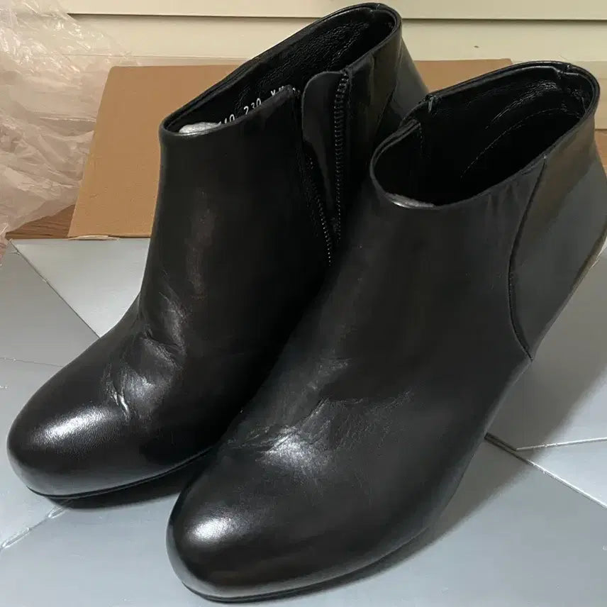 [BUNJANG] Soda Leather Ankle Boots 6cm Heel / 소다 앵클부츠 230